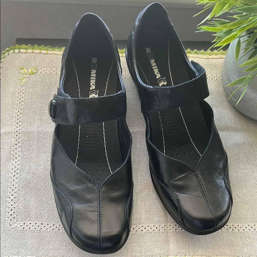 Romika Women's Black Mary Jane Shoes 9.5/41